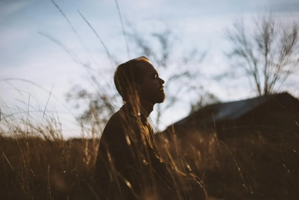 Desafíos al practicar el silencio en la meditación